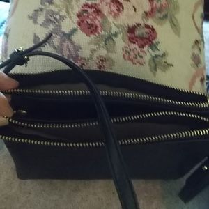 Old navy multi pocket crossbody bag